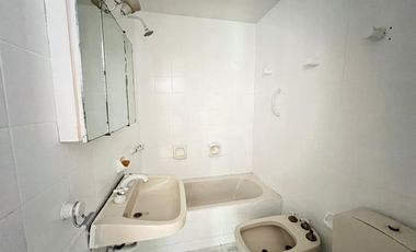 Departamento de 3 ambientes con cochera y baulera en venta en Martínez