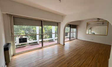 Departamento de 3 ambientes con cochera y baulera en venta en Martínez