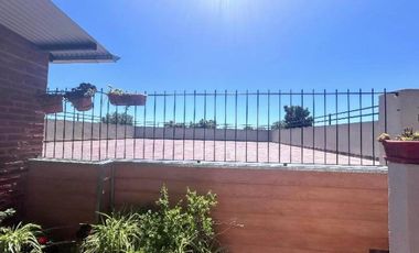 Casa en venta - 3 Dormitorios 3 Baños - Berazategui