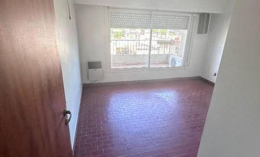 Casa en venta - 3 Dormitorios 3 Baños - Berazategui