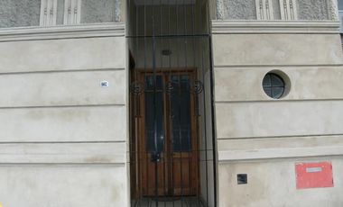 Casa en venta - 3 Dormitorios 2 Baños - Almagro
