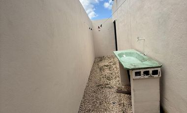 CASA EN VENTA MERIDA, PLAYA SANTA CLARA, A 30 MTS DEL MAR, ENTREGA INMEDIATA.