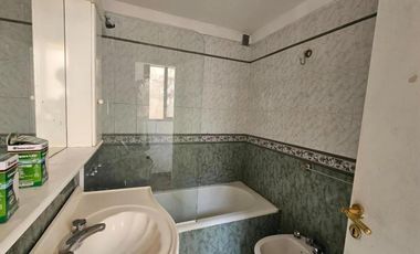 PH en alquiler - 2 Dormitorios 2 Baños - Lanús