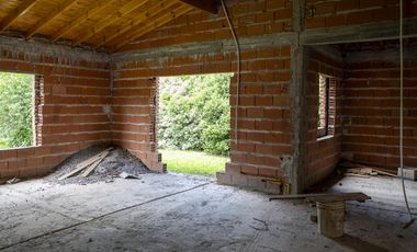 Casa en construcción en la Laguna de Lobos
