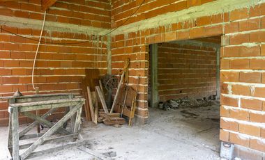 Casa en construcción en la Laguna de Lobos