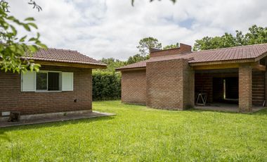 Casa en construcción en la Laguna de Lobos