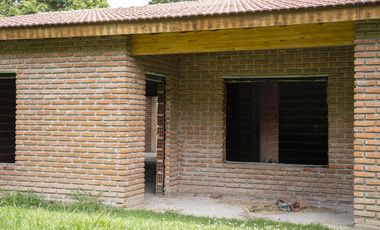 Casa en construcción en la Laguna de Lobos