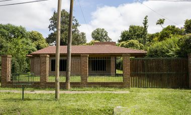 Casa en construcción en la Laguna de Lobos