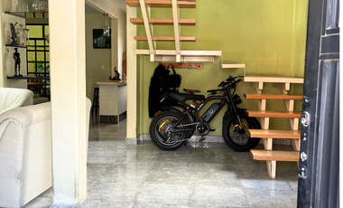 🏡 Casa con doble altura y diseño arquitectónico en esquina – Fracc San Carlos