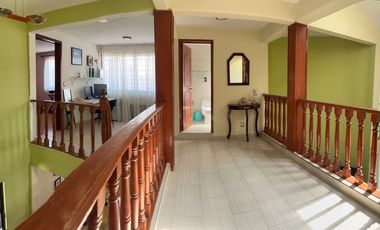 🏡 Casa con doble altura y diseño arquitectónico en esquina – Fracc San Carlos