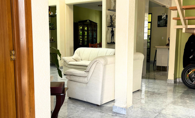 🏡 Casa con doble altura y diseño arquitectónico en esquina – Fracc San Carlos