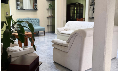 🏡 Casa con doble altura y diseño arquitectónico en esquina – Fracc San Carlos