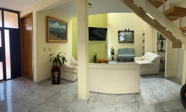 🏡 Casa con doble altura y diseño arquitectónico en esquina – Fracc San Carlos