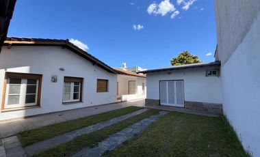Propiedad multifamiliar en venta - 7 Dormitorios 8 Baños - Miramar