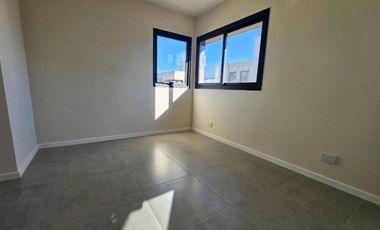 Venta PH 2 dormitorios con balcón terraza Complejo Residencial Esmeralda