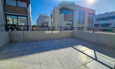 Venta PH 2 dormitorios con balcón terraza Complejo Residencial Esmeralda