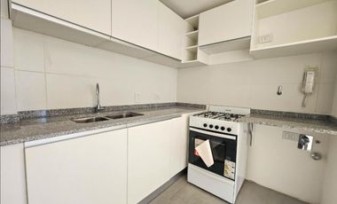 Venta PH 2 dormitorios con balcón terraza Complejo Residencial Esmeralda