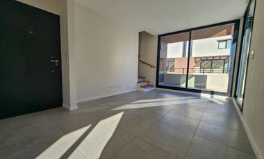 Venta PH 2 dormitorios con balcón terraza Complejo Residencial Esmeralda