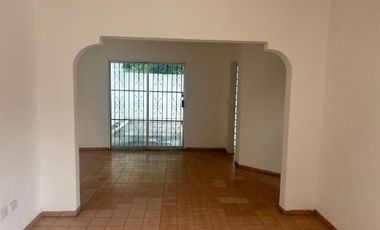 CASA EN VENTA EN MERIDA F-214, 2 REC. EN VISTA ALEGRE NORTE $3,150,000