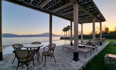 VIVA EL LUJO  A LA ORILLA DEL LAGO DE CHAPALA DE CHAPALA DEPARTAMENTO  EN VENTA