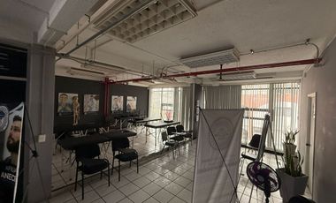 Local comercial con excelente ubicación cerca de la Alameda