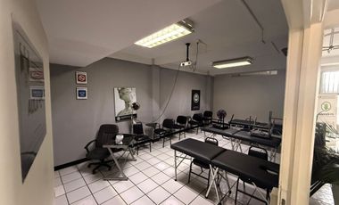 Local comercial con excelente ubicación cerca de la Alameda