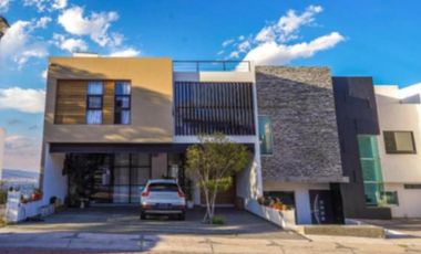 Espectacular Residencia dentro de Privada