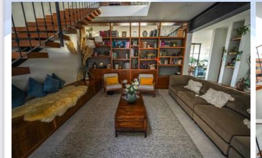 Espectacular Residencia dentro de Privada