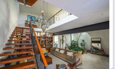 Espectacular Residencia dentro de Privada