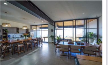 Espectacular Residencia dentro de Privada