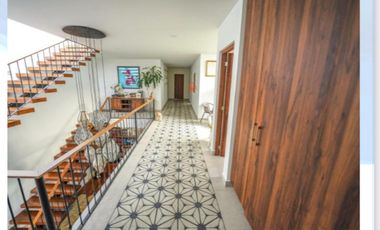 Espectacular Residencia dentro de Privada