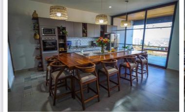 Espectacular Residencia dentro de Privada