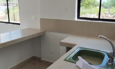 VENTA DE CASA NUEVA Y LISTA PARA ENTREGA EN TIXCACAL OPICHÉN, MÉRIDA