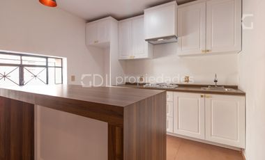 ARISTA CASA RECIÉN REMODELADA EN VENTA