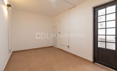 ARISTA CASA RECIÉN REMODELADA EN VENTA