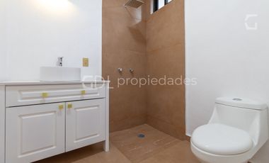 ARISTA CASA RECIÉN REMODELADA EN VENTA