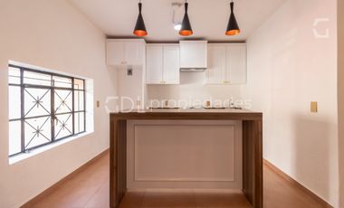 ARISTA CASA RECIÉN REMODELADA EN VENTA