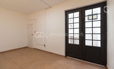 ARISTA CASA RECIÉN REMODELADA EN VENTA