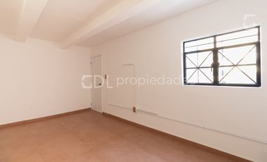 ARISTA CASA RECIÉN REMODELADA EN VENTA