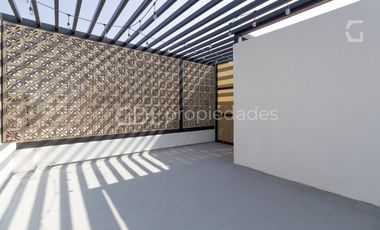 ARISTA CASA RECIÉN REMODELADA EN VENTA