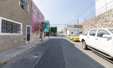 ARISTA CASA RECIÉN REMODELADA EN VENTA