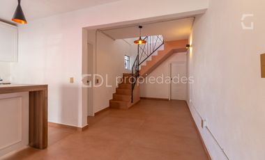 ARISTA CASA RECIÉN REMODELADA EN VENTA