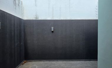 CASA EN VENTA DE 1 PLANTA, 2 RECÁMARAS, 2 BAÑOS COMPLETOS, COCHERA CON PORTÓN