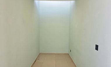 CASA EN VENTA DE 1 PLANTA, 2 RECÁMARAS, 2 BAÑOS COMPLETOS, COCHERA CON PORTÓN