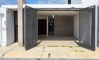 CASA EN VENTA DE 1 PLANTA, 2 RECÁMARAS, 2 BAÑOS COMPLETOS, COCHERA CON PORTÓN