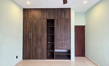 CASA EN VENTA DE 1 PLANTA, 2 RECÁMARAS, 2 BAÑOS COMPLETOS, COCHERA CON PORTÓN