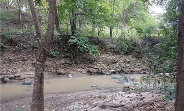 SAN JOSE / SAN CARLOS / 30000 M / COLINDA CON RIO / NEGOCIABLE AG