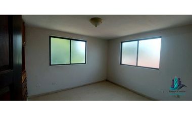 SE ALQUILA BELLO Y AMPLIO APARTAMENTO EN SANTIAGO FRENTE ALA N