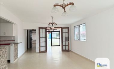 Venta de casa en Hato Pintado