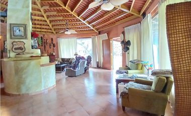 EL VALLE DE ANTON / 1600M / 3 HABITACION / 3 BAÑOS /  AMOBLADA AG